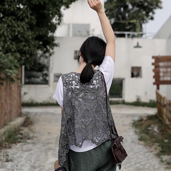 Hippie Floral Crochet Boho Vintage Summer Vest - Picture 3 of 3